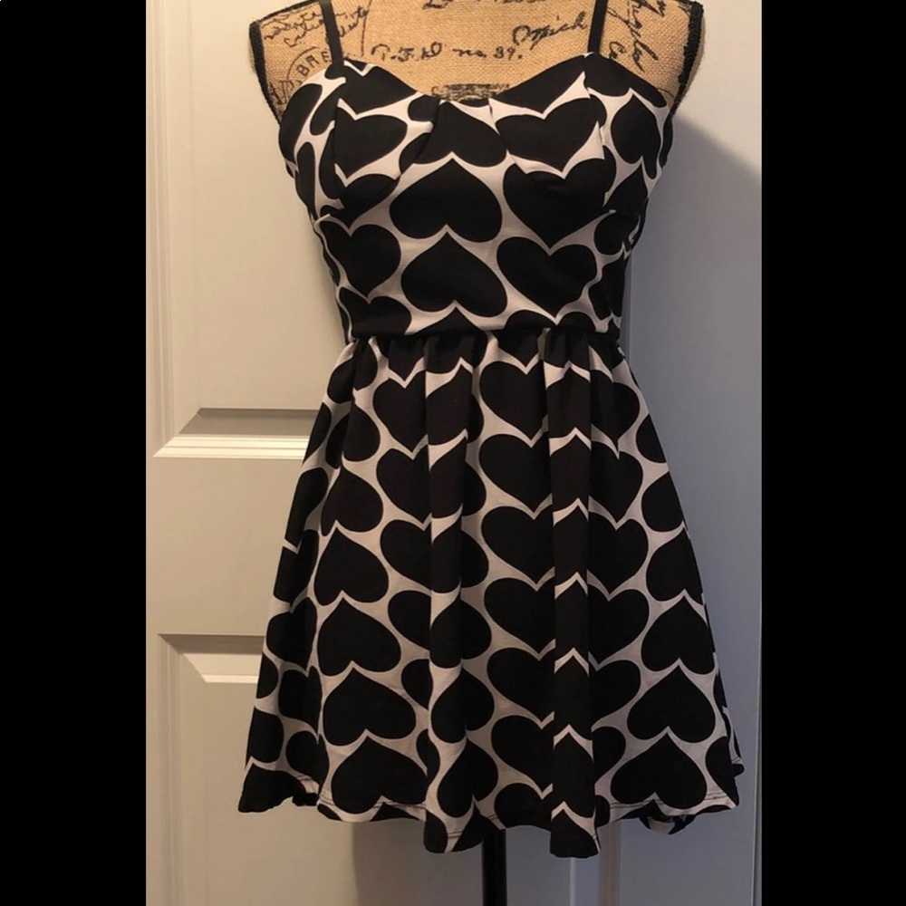 Cute heart ♥️ print dress - Picture 2 of 7